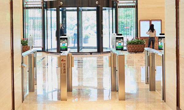 Android 7.1 Wall Mounted Access Control Terminal With Body Temperature Testing & Face Recognotion