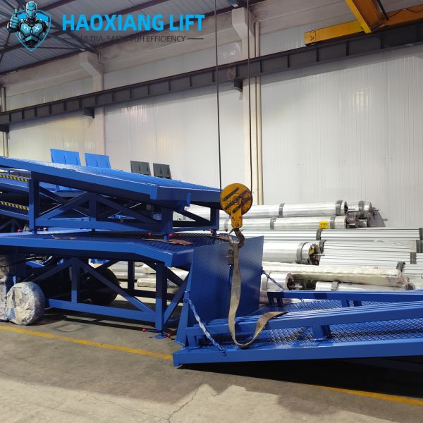 15T Heavy Duty Hydraulic Mobile Dock Ramp Segmented - Forklift-Specific Anti-Slip Diamond Surface