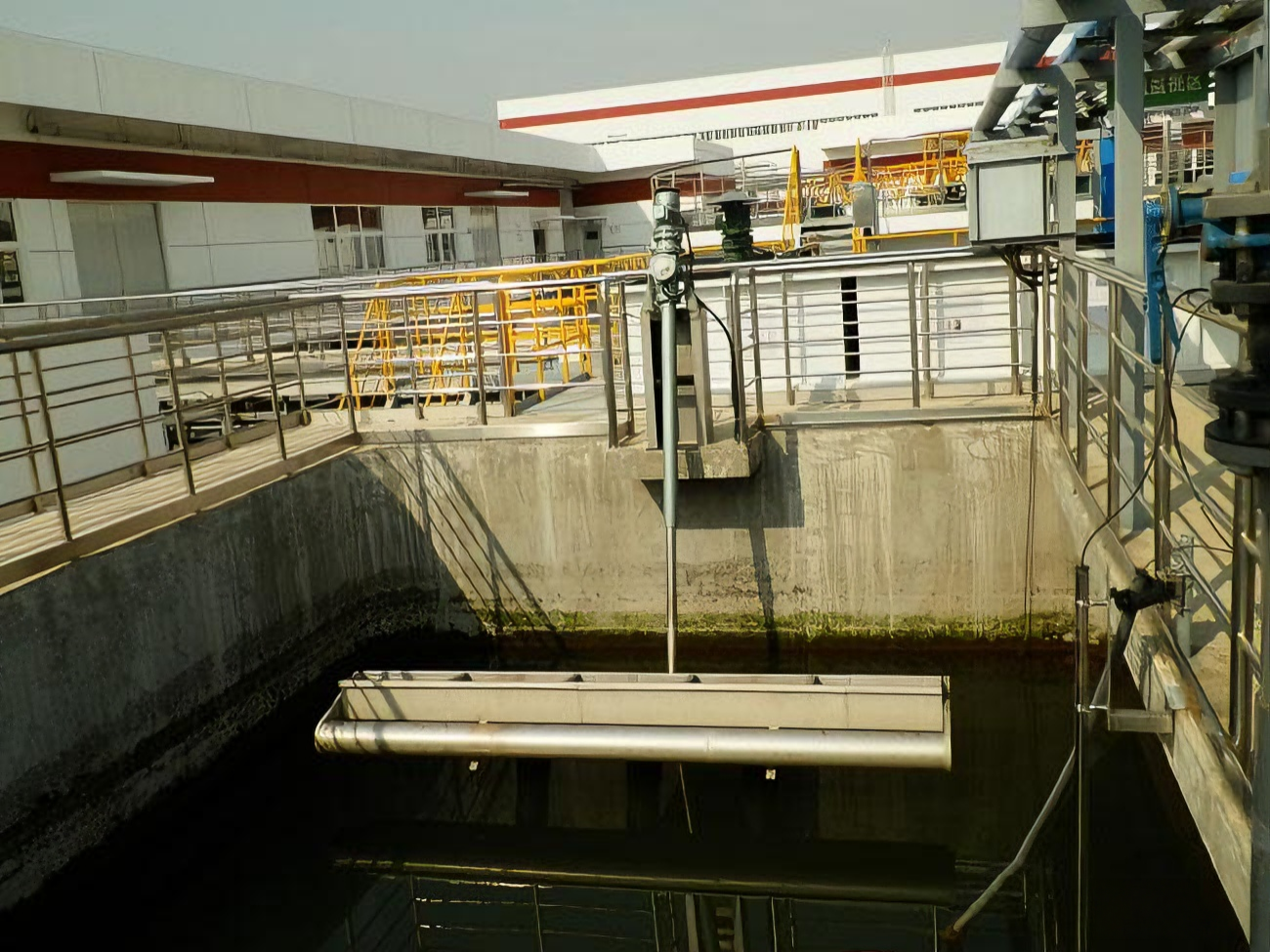 Décanteur SBR rotatif mécanique pour le traitement automatique des eaux usées, 100 m3/h