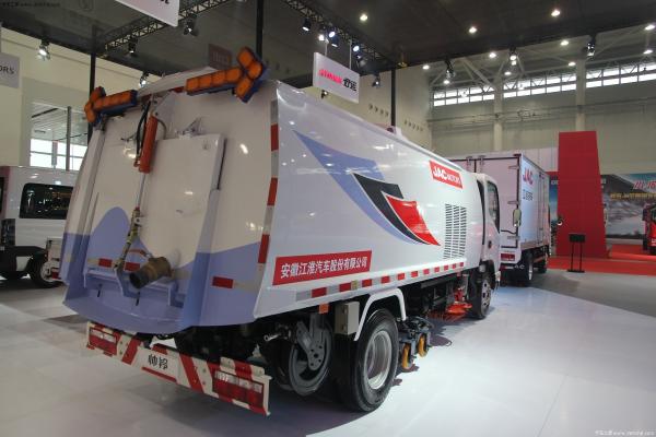 dongfeng XBW sweeper truck, small street sweeper, 5cbm sweep truck