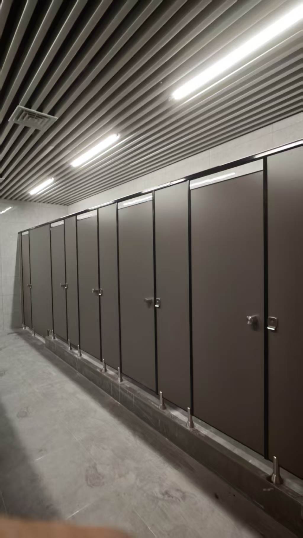 HPL Compact Phenolic Resin Toilet Partitions, Public Restroom Bathroom Cubicle Stalls