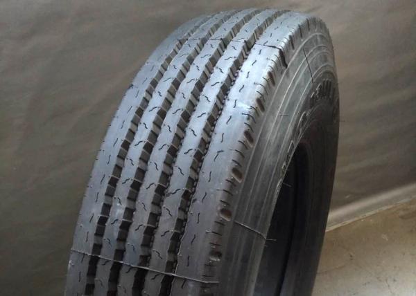 All Axle Wheel Heavy Duty Truck Tires , Lite Truck Tires 8.25R16LT Long Service Life