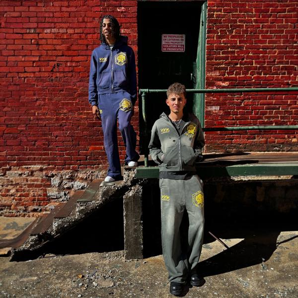 Logo imprimé à l'écran Laver à l'acide Fermeture à glissière Hoodie Soleil s'estompe Distressed Black Hoodie 420 grammes