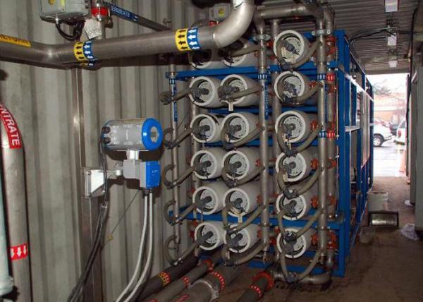 Mobile Seawater RO Plant in container for potable water , RO water treatment