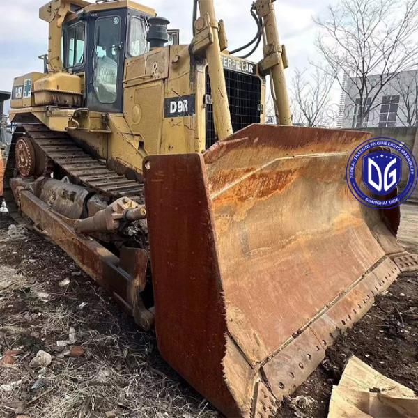 Использованный бульдозер D9R Caterpillar из Японии в хорошем состоянии, в продаже.