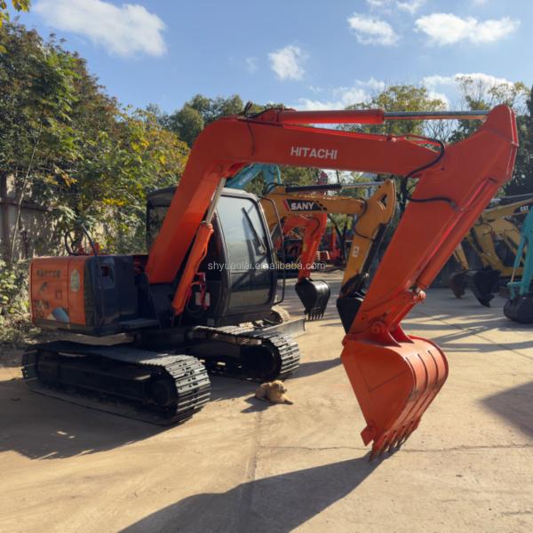 Excavateur HITACHI ZX70 de 7 tonnes d'occasion avec peu de temps de travail et en bon état