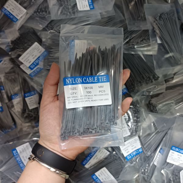 Custom Colour Cable Ties Practical Anti Slip For Christmas Tree