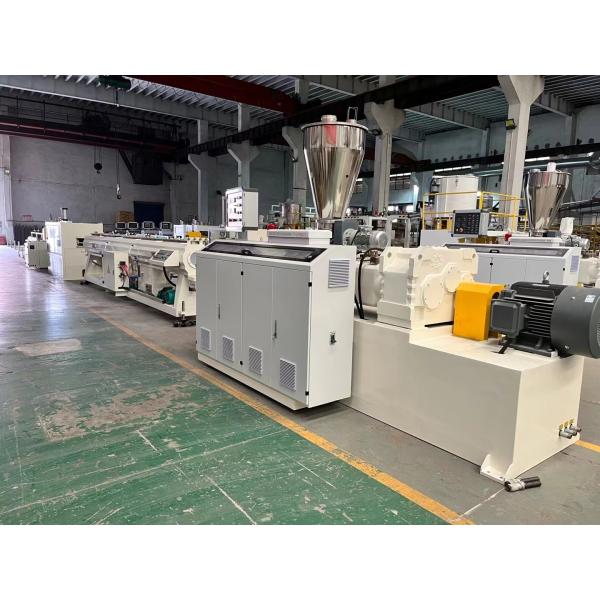 150-250KG/H extrudeuse de haute qualité de tuyau de PVC de la capacité 16-160mm