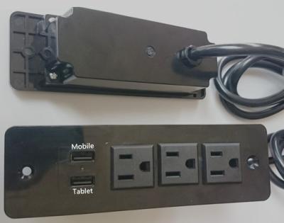 tomada de poder do Desktop da maneira 5V 2.4A & 1A 3 com o Usb que carrega para a tabuleta/banco do poder