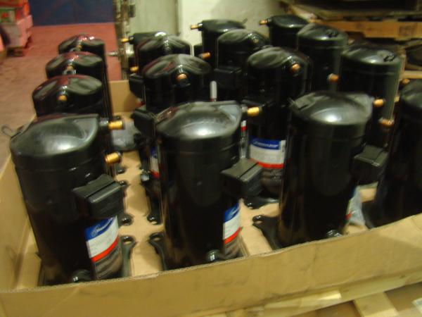 380V 5HPの黒い元のCopelandねじ圧縮機ZR61KC-TFD-522および47600BTUおよびオイル1.95L