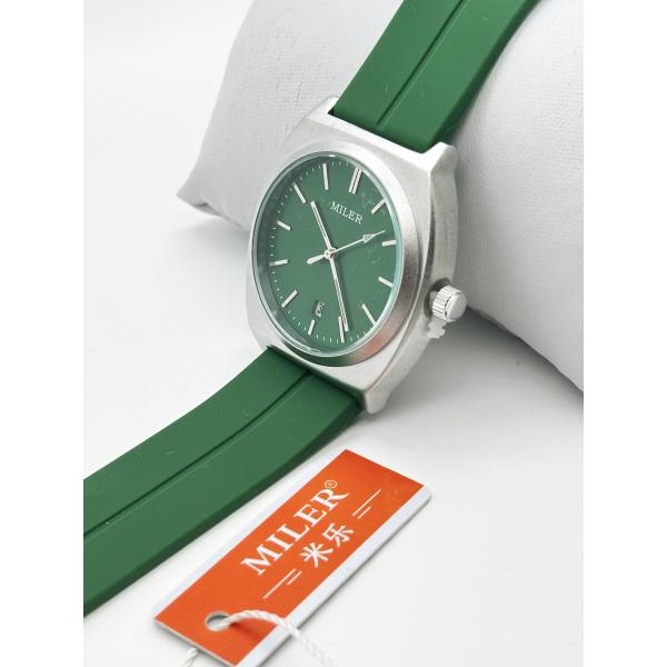 ODM Мода Спорт Минималист Ниша Силиконовые ремни Часы с корпусом из нержавеющей стали для женщины