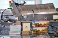 Máquina de encuadernación de V del papel seda facial automático lleno del doblez con el gran precio para el embalaje del tejido facial de la caja del cubo