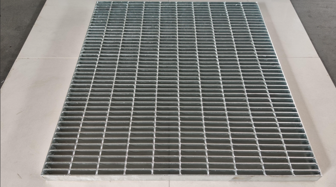 Heavy Duty Applications Steel Grating Fast Installation and Long-Term Durability