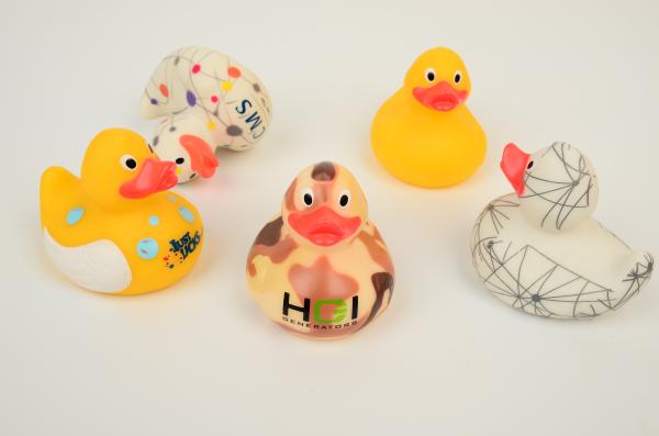 Professional OEM floating duck with metal weighted duck embossed custom duck toy