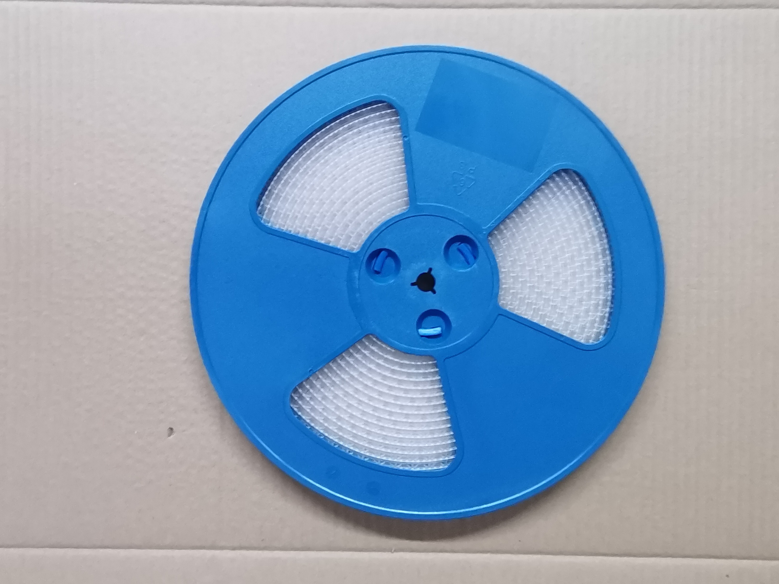 13-Inch Milky White Plastic Reel for SMD Carrier Tape Winding and SMT Assembly