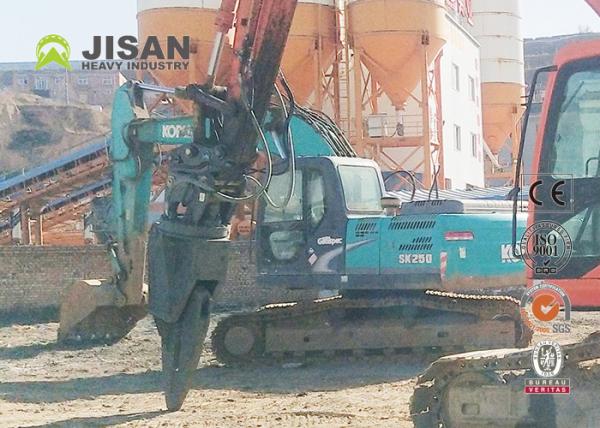 O carro hidráulico que desmonta o veículo de 20 toneladas da máquina escavadora do equipamento desmonta a máquina