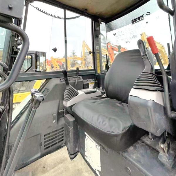 Excavadora PC55 em boas condições de 2018 com 5160 kg de peso operacional em Xangai