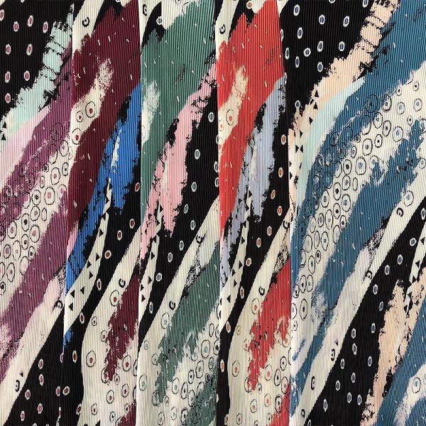 Floral Dots Geometric Print Crepe Woven Fabric Tie Dye 250gsm For Garment