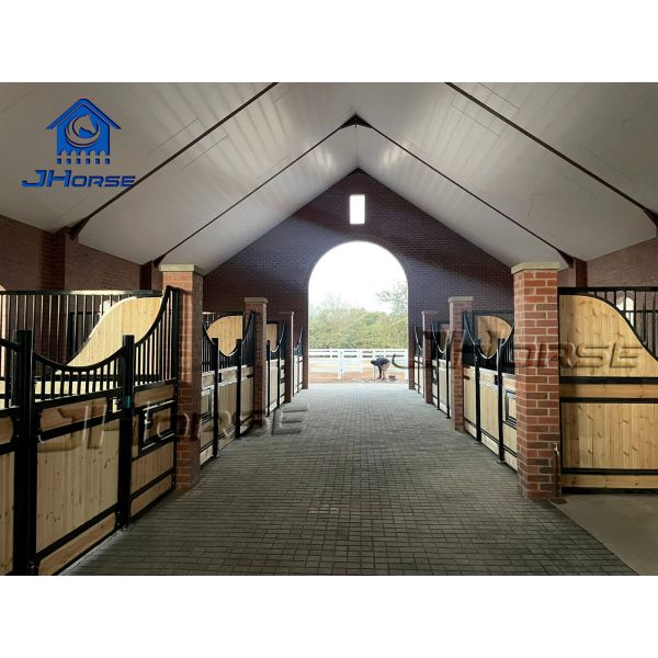 Custom Size European Horse Stalls Prefab Horse Stables 3.5x2.2m Galvanized Safety Foot Lock