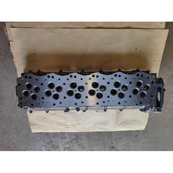 Hino E13C Cylinder Head Assembly With Valves  Truck Engine Parts
