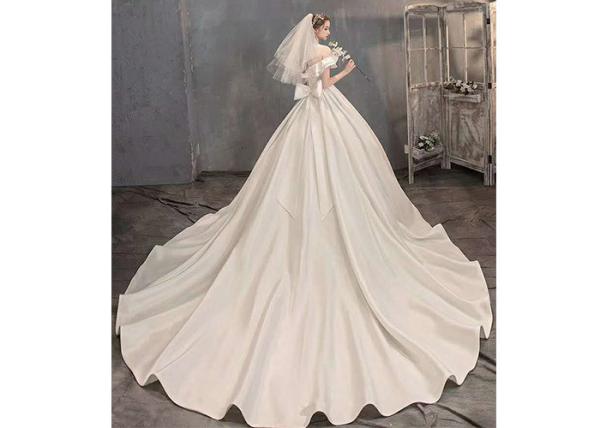 Women Gorgeous Custom Satin Bridal Gown / Beaded Mermaid Wedding Gown
