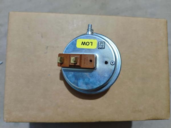 Refrigerator Parts Air Switch For Cold Chain Transportation Parts 12-01039-08