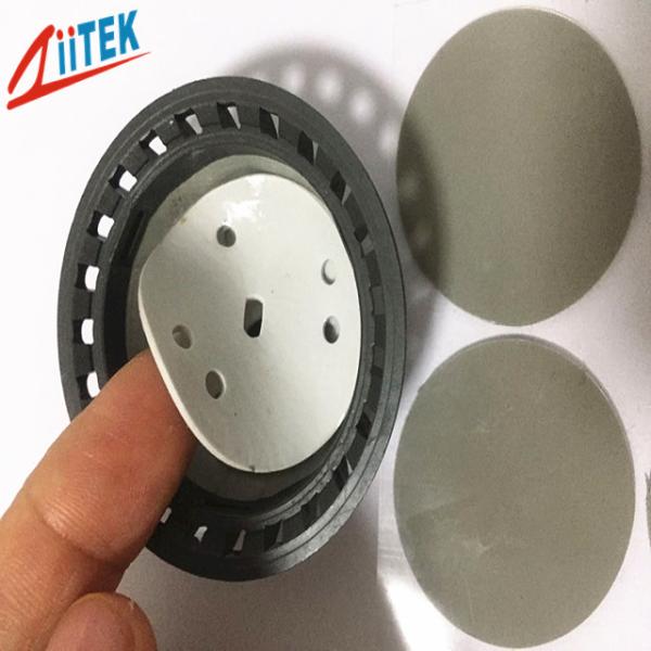 Не токсическая пусковая площадка TIF100-30-11S 3.0W/MK 3,0 G/Cc термальная проводная на микро- труба жары 45 Shore00