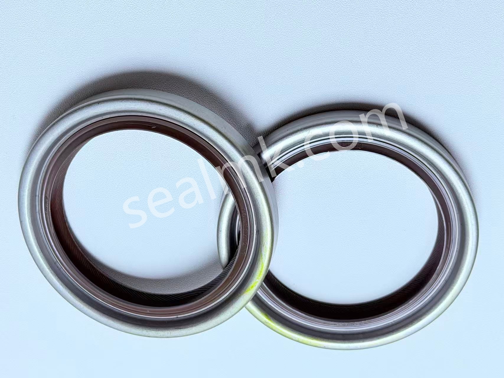75*100*12/13 Suitable for Mercedes-Benz OE 0049973947, 0049976046, 0059978247, 0109970946, 0119975647, 0119975747, 0119977046; Elring OE 218680, 525.316