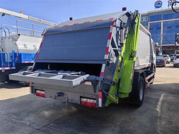 Dongfeng New Compressed Rubbish Truck 5ton Small Garbage Compactor Truck