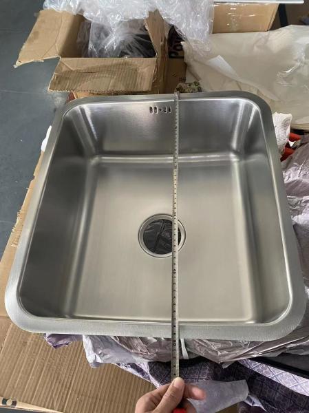 18/10 Nickel Steel Material 304 Stainless Steel Kitchen Sink For Soap Dispenser And Accessories