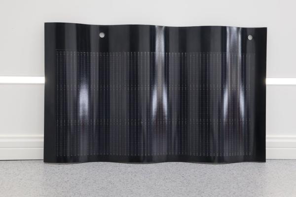 Thin Film Photovoltaic Solar Roof Curve Tile Glass Shingle Panel Solar BIPV Roof Tiles