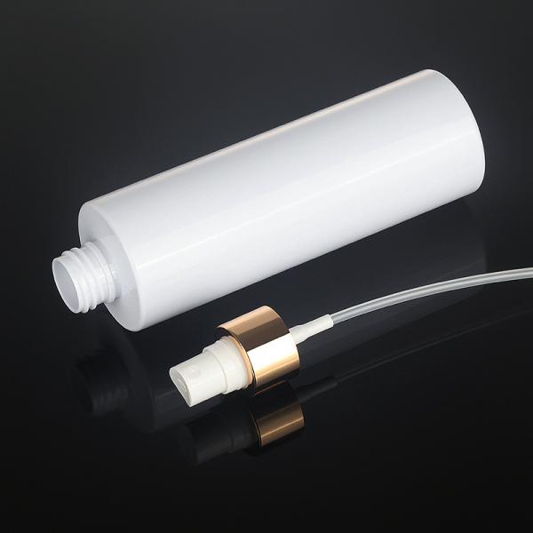 Garrafa contínua de empacotamento do pulverizador da parte superior 250ml do ouro do hotel 500ml da sala do recipiente do álcool cosmético plástico branco da névoa do cabelo