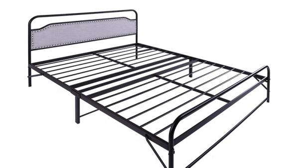 Bedroom Villa Industrial Iron Bed Frame Odm In Black Color