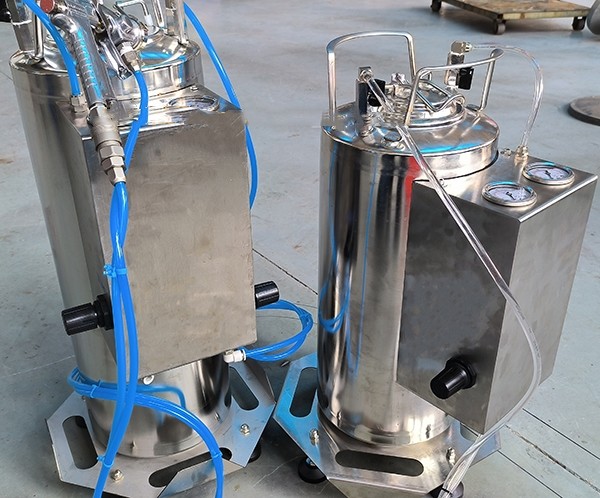 Simple Economy Handheld Spray Gun Oil Spraying Machine Of Vegetable Oil And Egg Liquid On Bread Cake Baking Plates