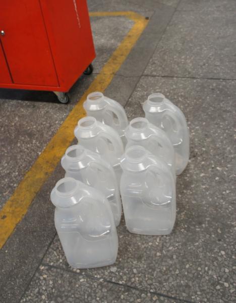 Hydraulic Extrusion Blow Molding Machine 10L chemical tank  with automatic deflashing