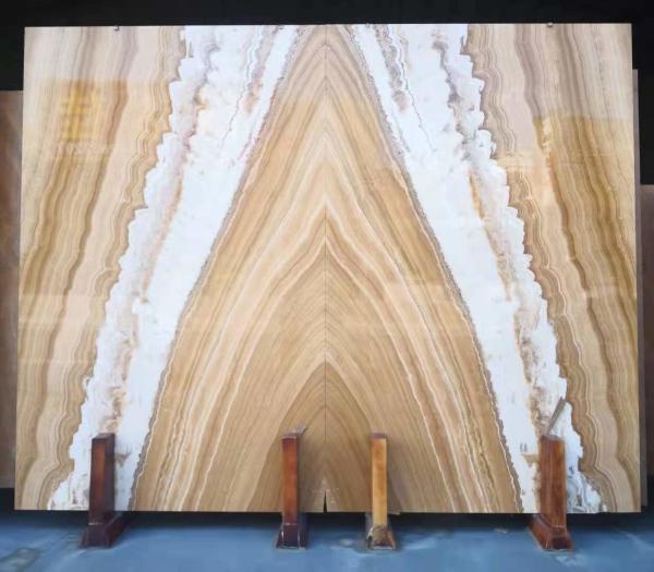 Yellow And White Mulge Earl Royal Wood Grain Marble Wall Background