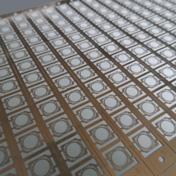 Proceso de grabado fotoquímico rollo a rollo con la mayor precisión