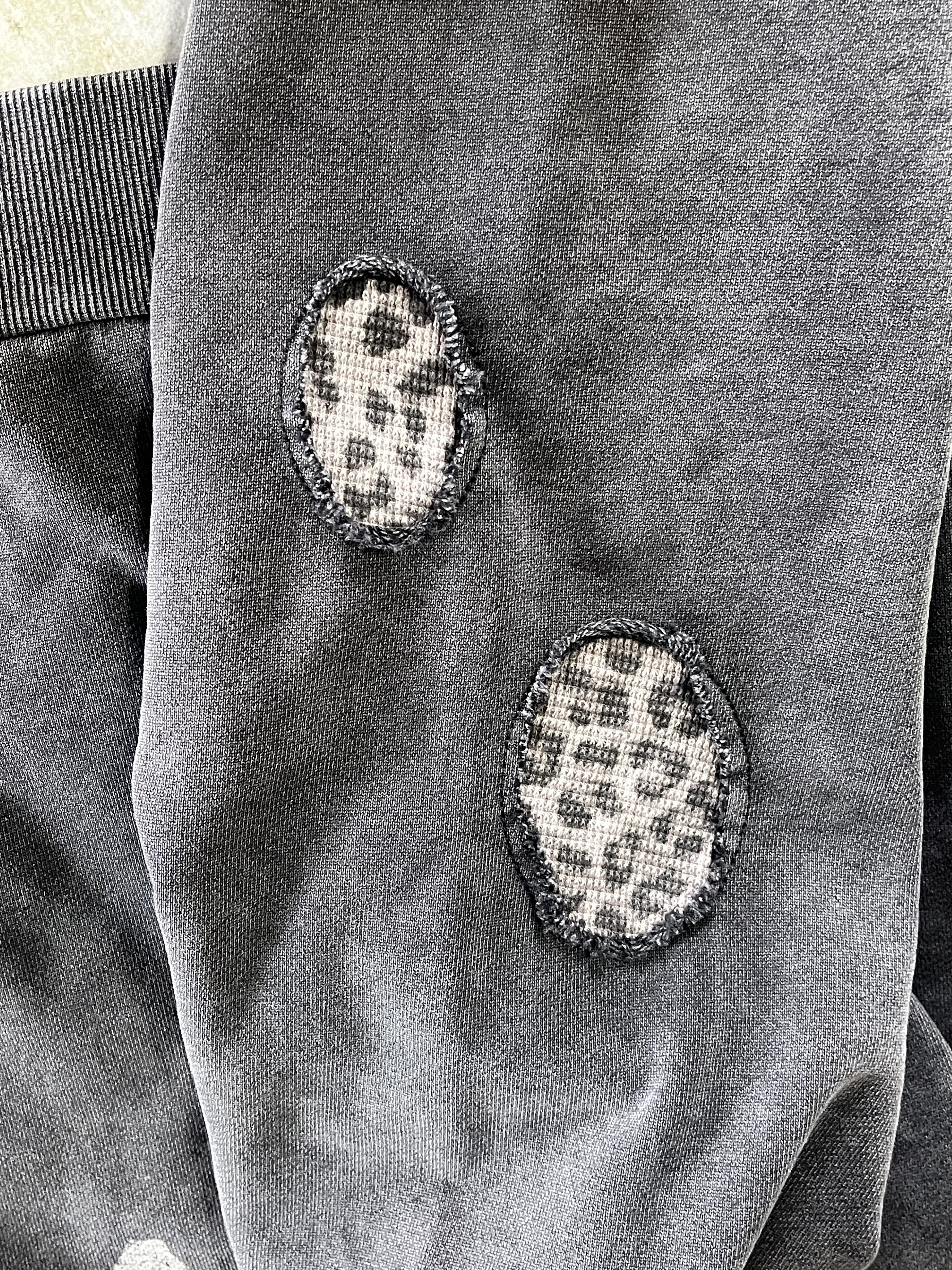 Vintage Washed Raglan Crewneck Sweatshirt Skull Graphic Cropped Streetwear Pullover With Leopard Patch