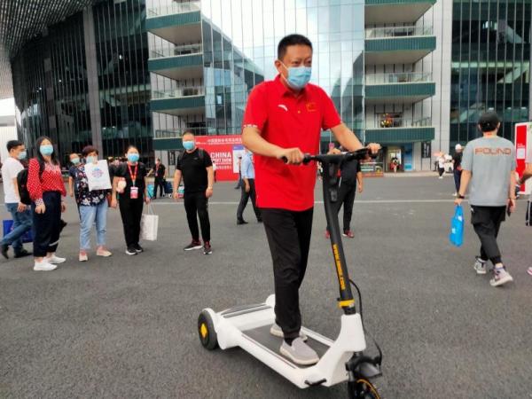 30KG IP54 30km/H Three Wheel  Electric Adult Tricycle