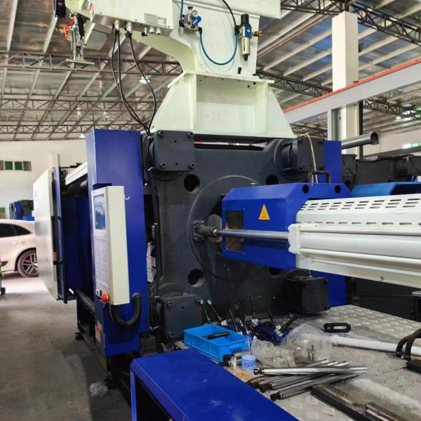 MA4700IIS/3200, servomotor