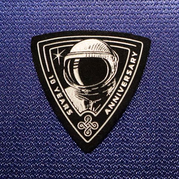 Venta al por mayor Logotipo de ropa 3D de alta calidad Impresión térmica transferencia Etiqueta circular de silicona para camiseta Bolso de mano Sombreros zapatos