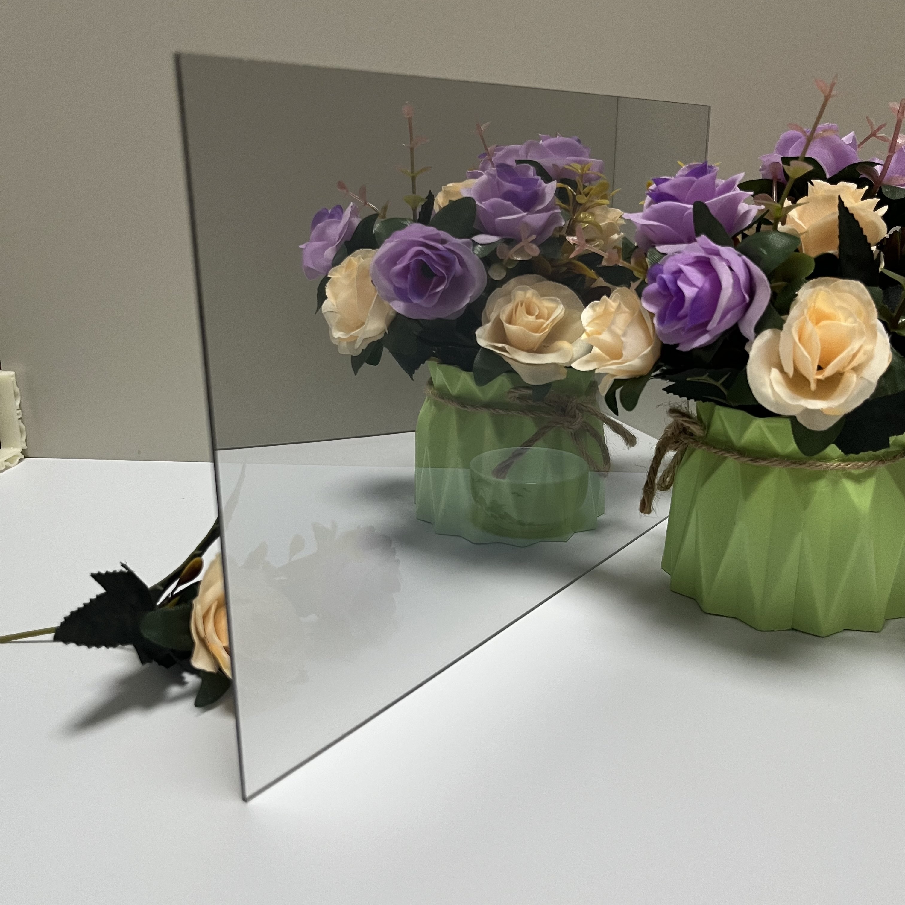 Non Scratch Acrylic Mirror Sheet 2mm A4 Size Cutting Service Semi-transparent