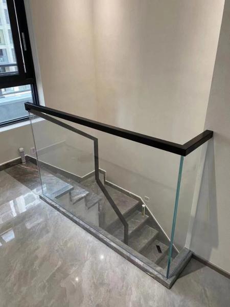 Customisation Friendly Handrail Glass Balustrade System with Space Saving Design
