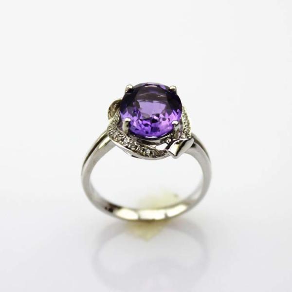 White Gold Plated 925 Silver Ring with 8x10mm Oval Blue Cubic Zircon (R267)