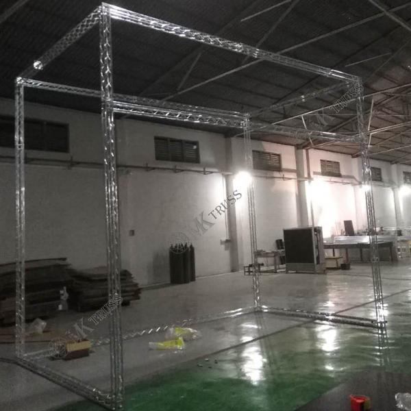 Main Tube 20*2mm Church Equipment Aluminum Display Booth Event Mobile Stage Truss