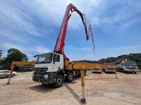 Pompes à béton montées sur un camion 56 mètres Machine utilisée pour la construction de béton pour les projets