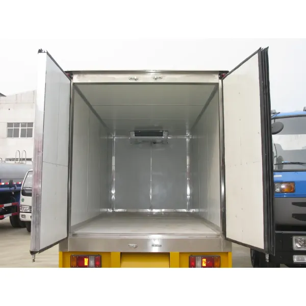 5T Small Refrigerator Box Truck