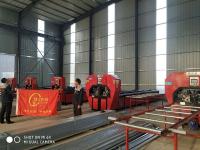 Une machine de perçage solaire de précision construite en toute sécurité
