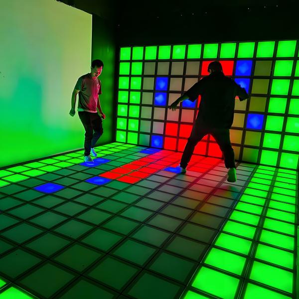 Amusement Park Facility 30x30cm Activate Interactive Game Floor Indoor Sport Park Outdoor Campsite Popular 1560 Games Led Floor