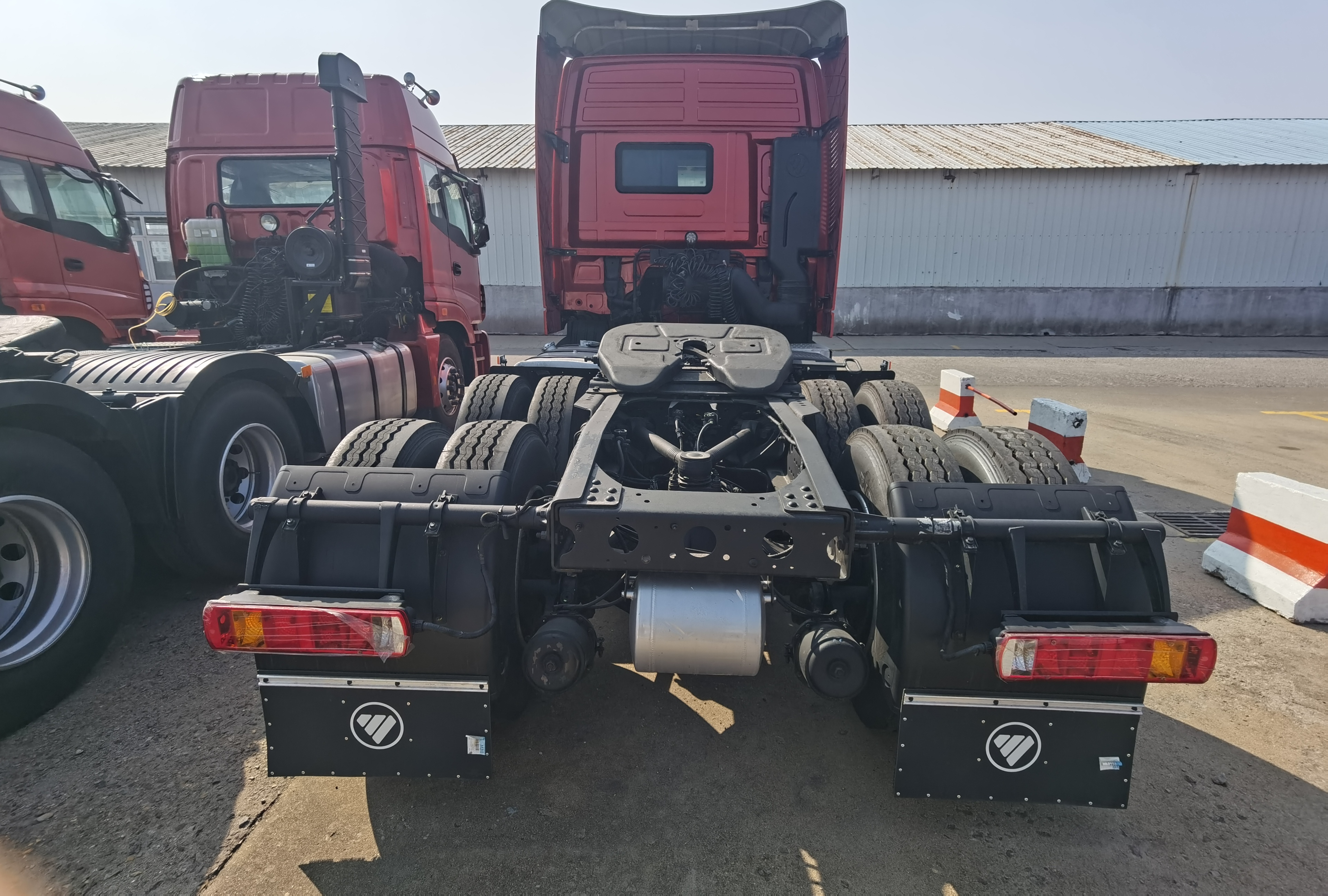 FOTON GTL 460‑HP 6×4 High‑Capacity Tractor Head _ 40000kg Gross Traction Inter‑City Haulage Tractor Unit _ Construction Mine Overland Freight Truck